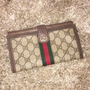 Vintage Gucci wallet